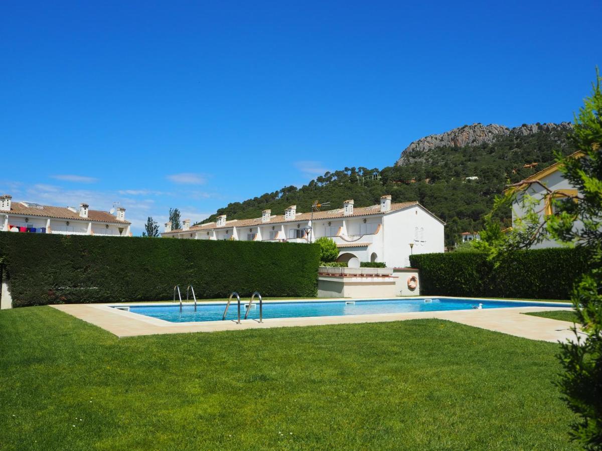 Casa En L'Estartit, Piscina, Jardin Comunitario Villa Luaran gambar