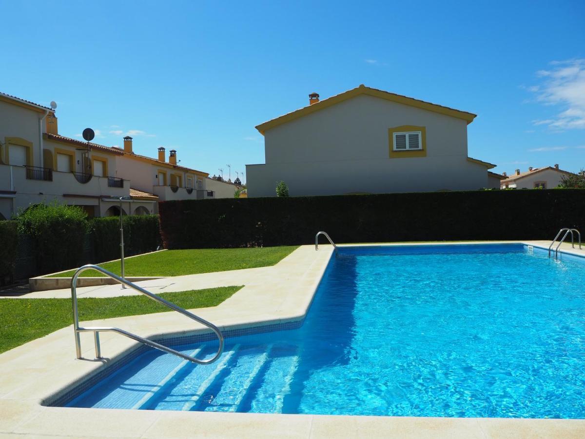 Casa En L'Estartit, Piscina, Jardin Comunitario Villa Luaran gambar