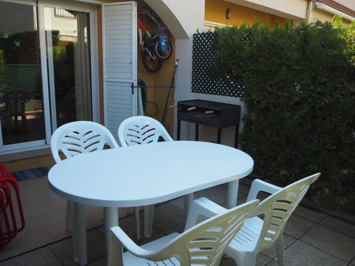 Casa En L'Estartit, Piscina, Jardin Comunitario Villa Luaran gambar