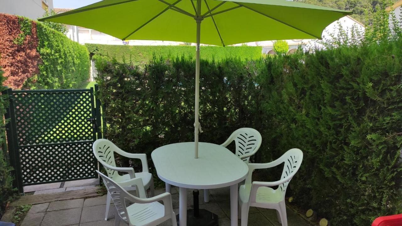 Casa En L'Estartit, Piscina, Jardin Comunitario Villa Luaran gambar
