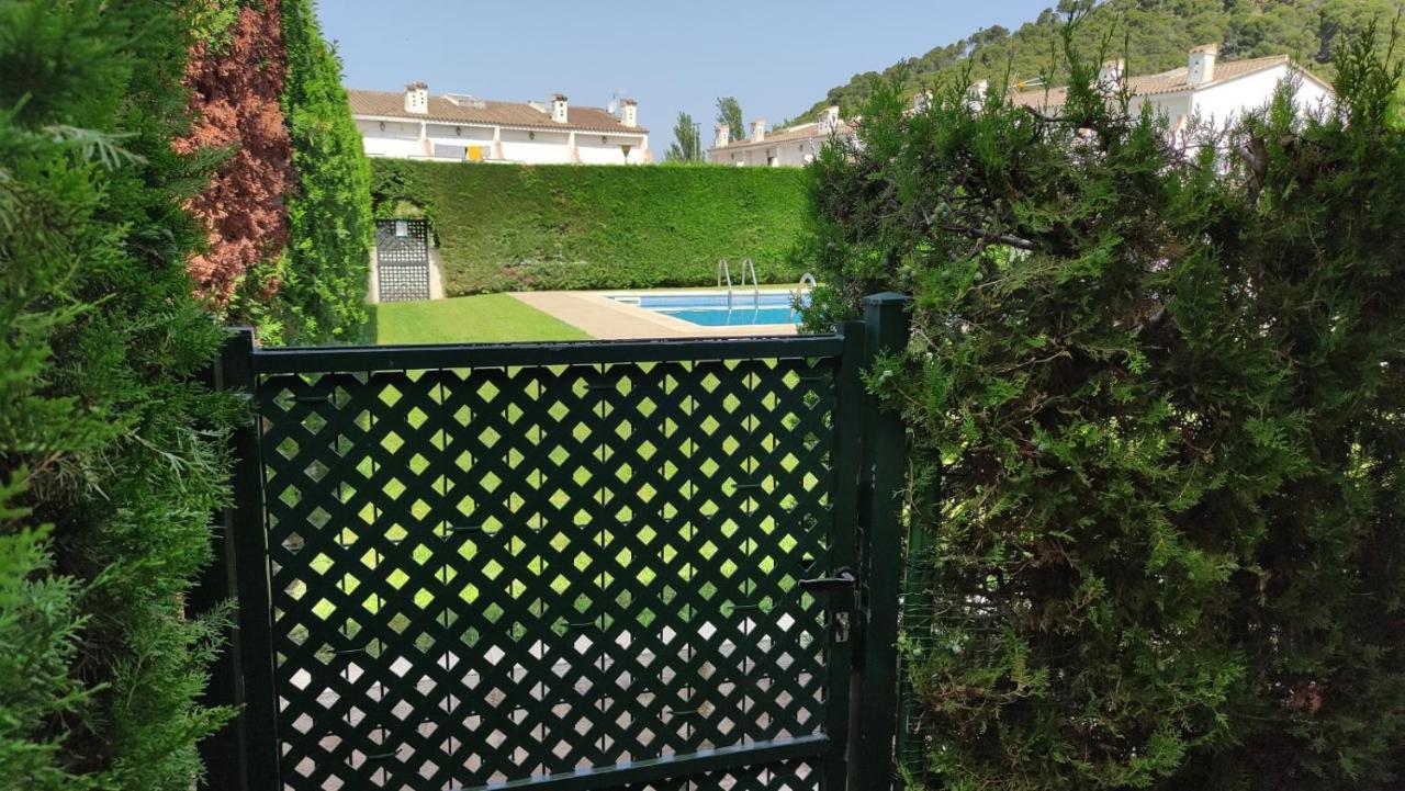 Casa En L'Estartit, Piscina, Jardin Comunitario Villa Luaran gambar